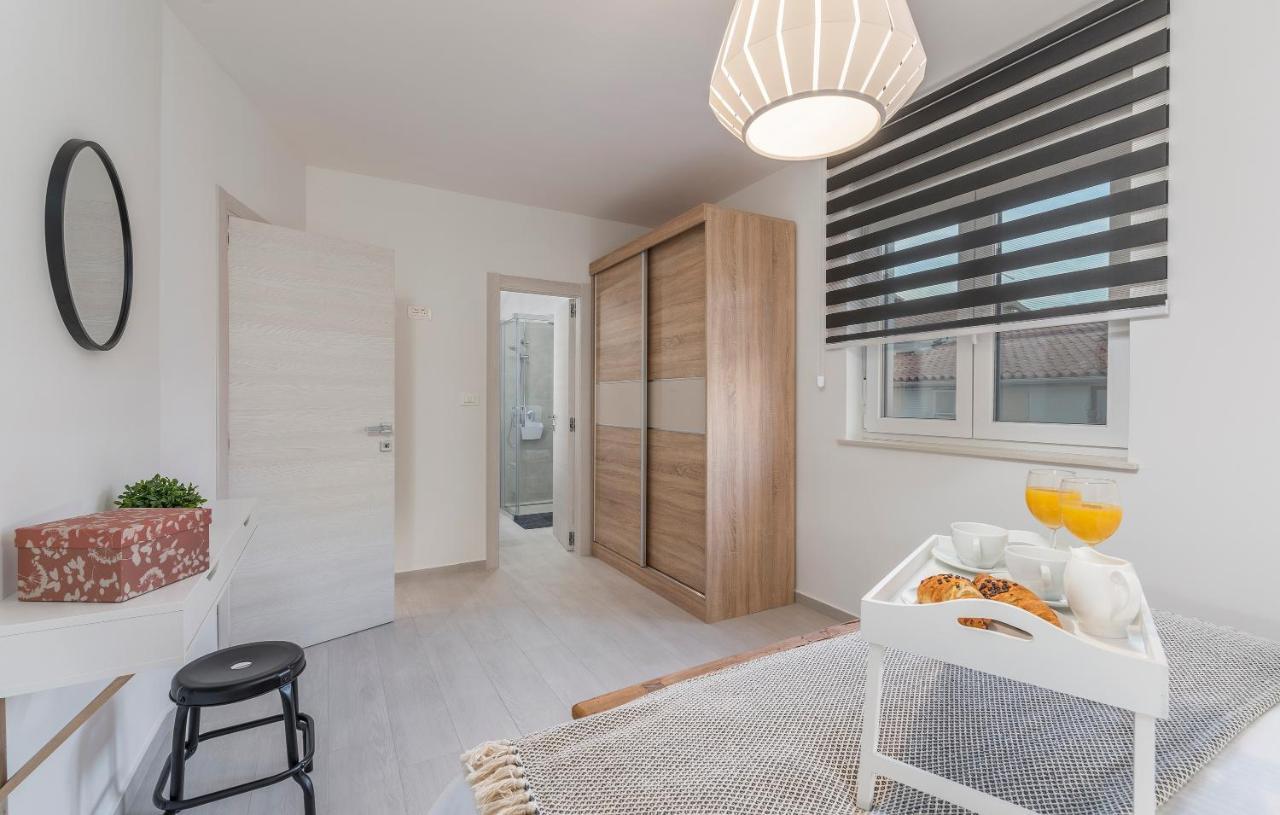 Apart Residence Galant 로비니 외부 사진