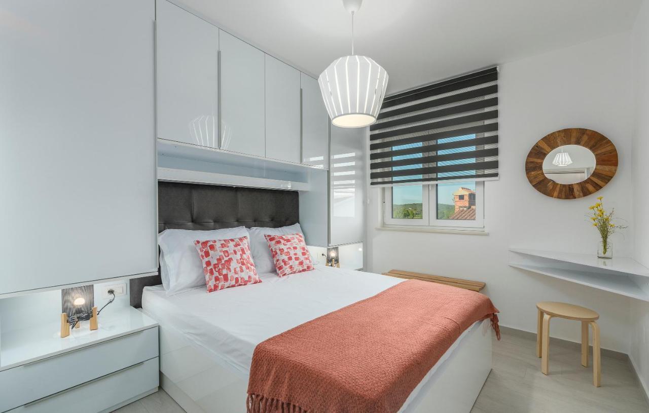 Apart Residence Galant 로비니 외부 사진